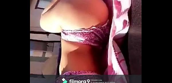  hot babe likes filming herself